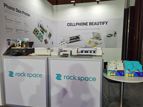 rock-spaces-breakthrough-cellphone-beautify-project-wows-at-gitex-dubai-1.jpg rock-spaces-breakthrough-cellphone-beautify-project-wows-at-gitex-dubai-1.jpg