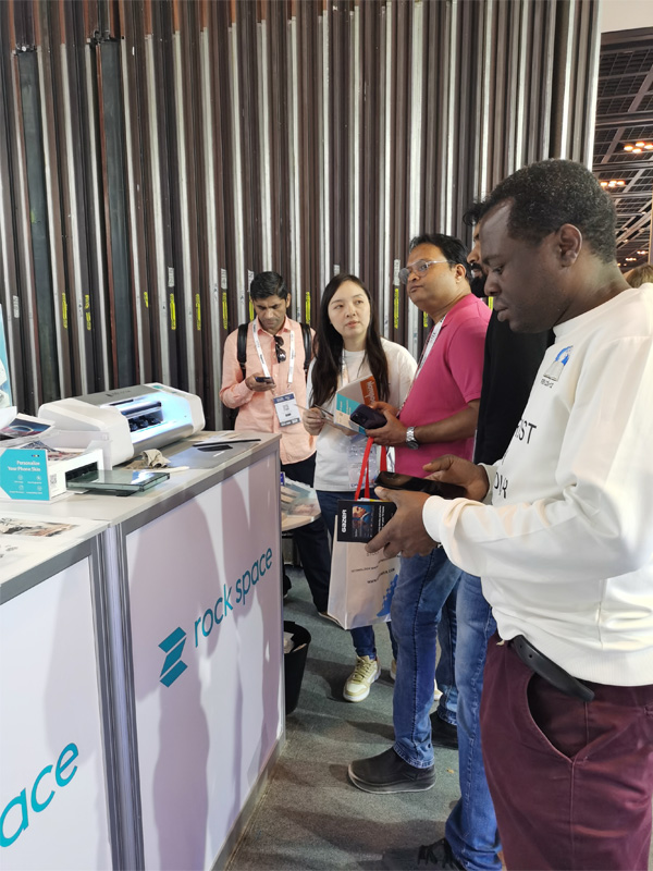 rock-spaces-breakthrough-cellphone-beautify-project-wows-at-gitex-dubai-3.jpg rock-spaces-breakthrough-cellphone-beautify-project-wows-at-gitex-dubai-3.jpg